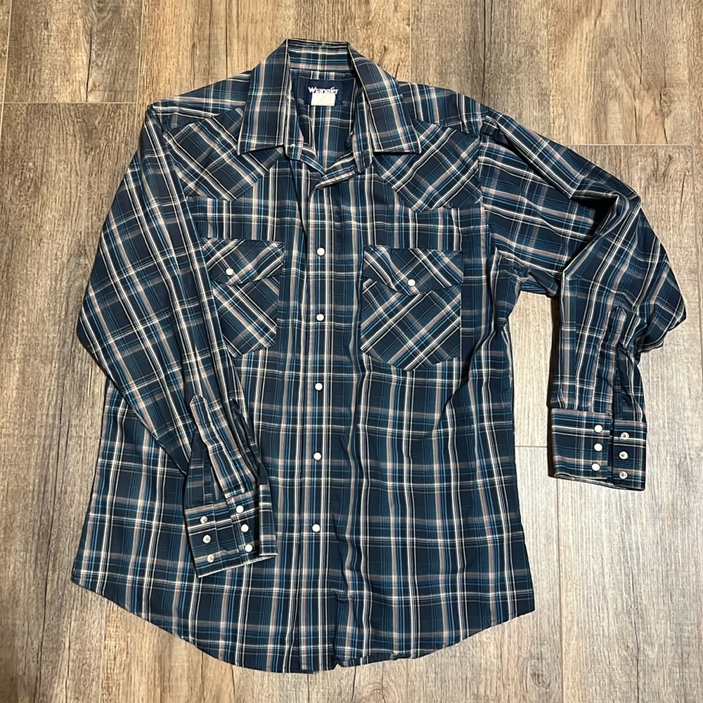 Wrangler Pearl Snap Men’s Button Down-Large